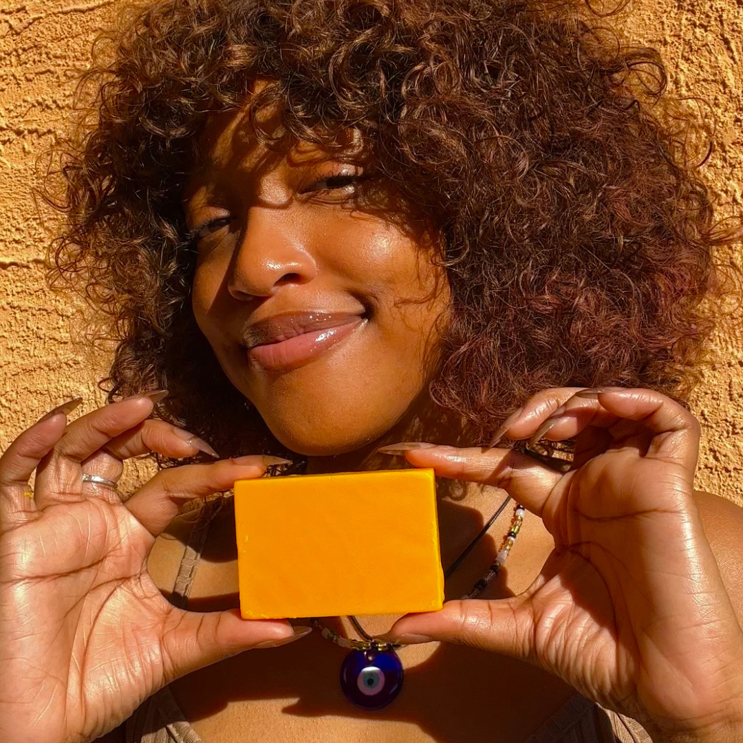 Turmeric Brightening Soap (with Vitamin C, Alpha Arbutin, Oat) 